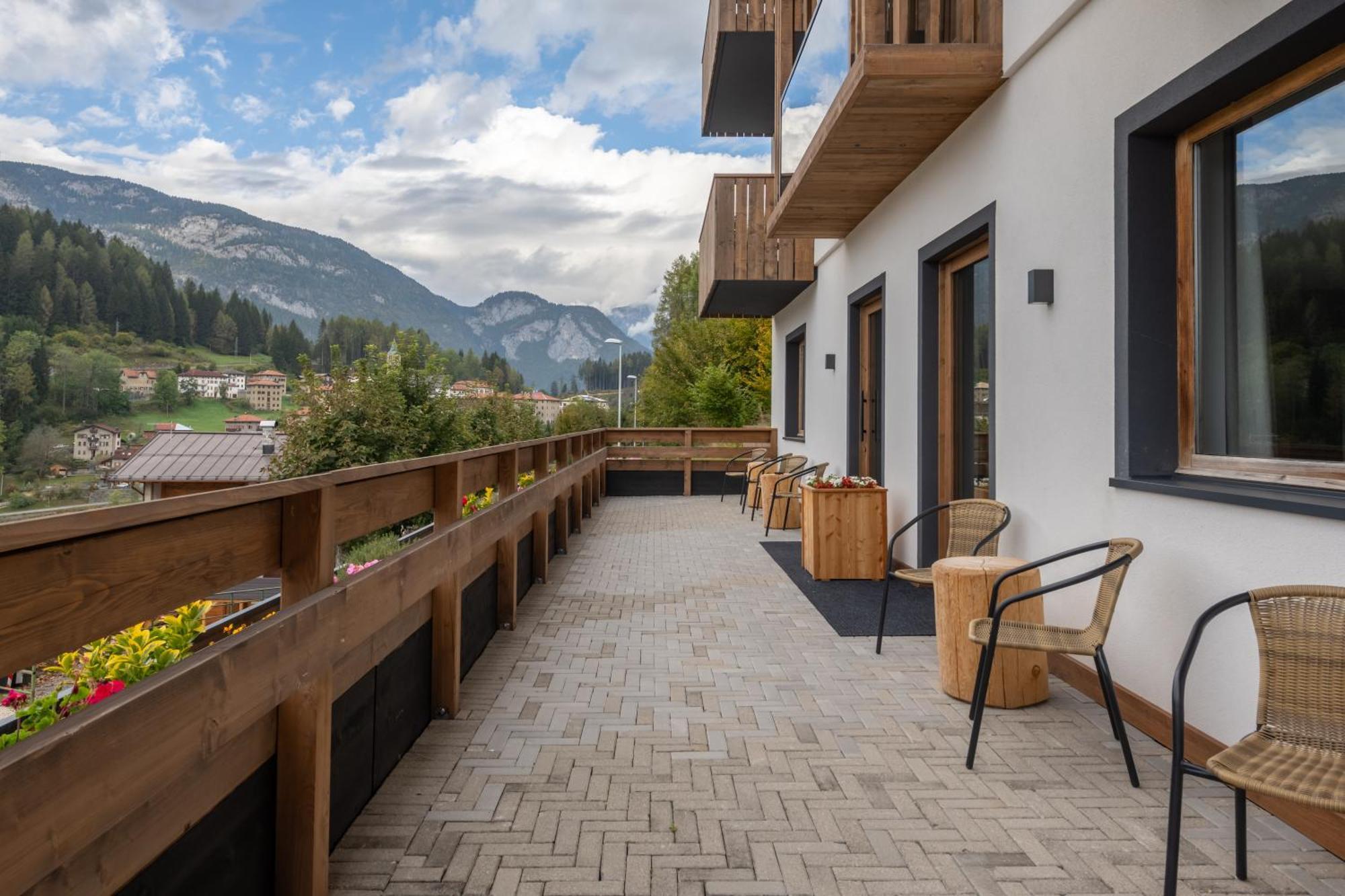 Ama Dolomiti Aparthotel Vigo di Cadore Ngoại thất bức ảnh